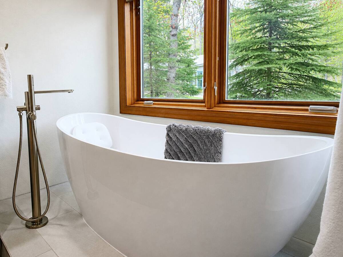 primary-bathroom-remodel-freestanding-tub-with-floor-mount-faucet-minocqua-wi